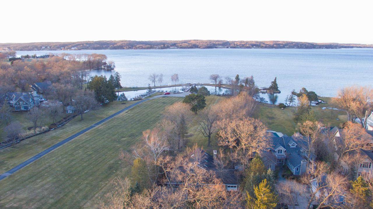 Lake Geneva, WI 53147,W3328 Burr Oak Dr