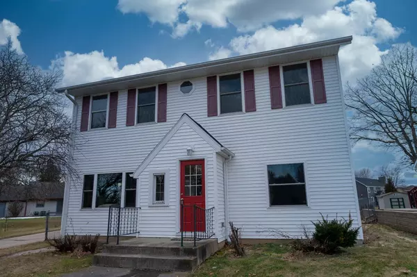 8185 S Verdev Dr, Oak Creek, WI 53154