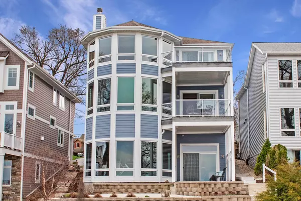 N29W26618 Peterson DRIVE, Pewaukee, WI 53072