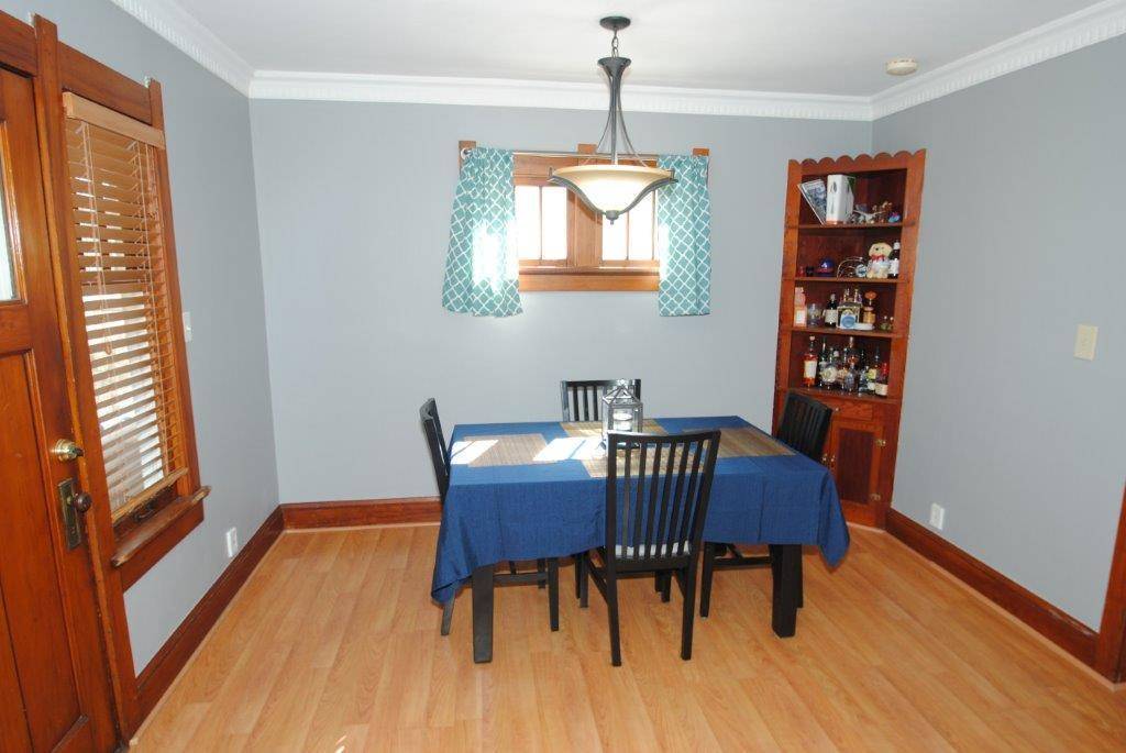 West Allis, WI 53219,2207 S 78th St