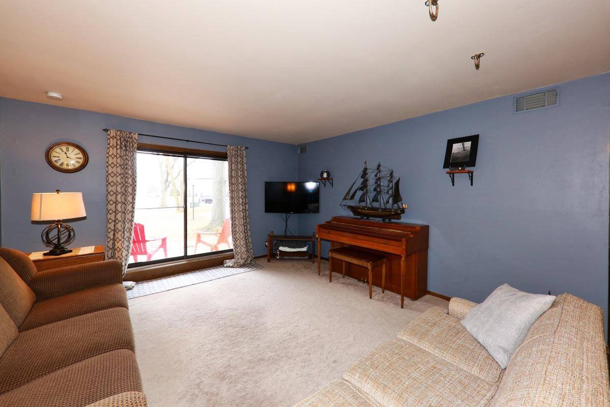 360 Park Hill DRIVE #A, Pewaukee, WI 53072