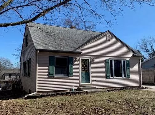 74 Dewey St, Sheboygan Falls, WI 53085