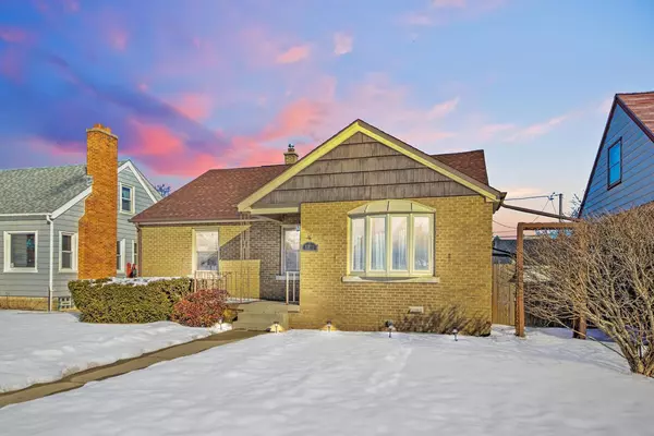 1911 17th Ave, South Milwaukee, WI 53172