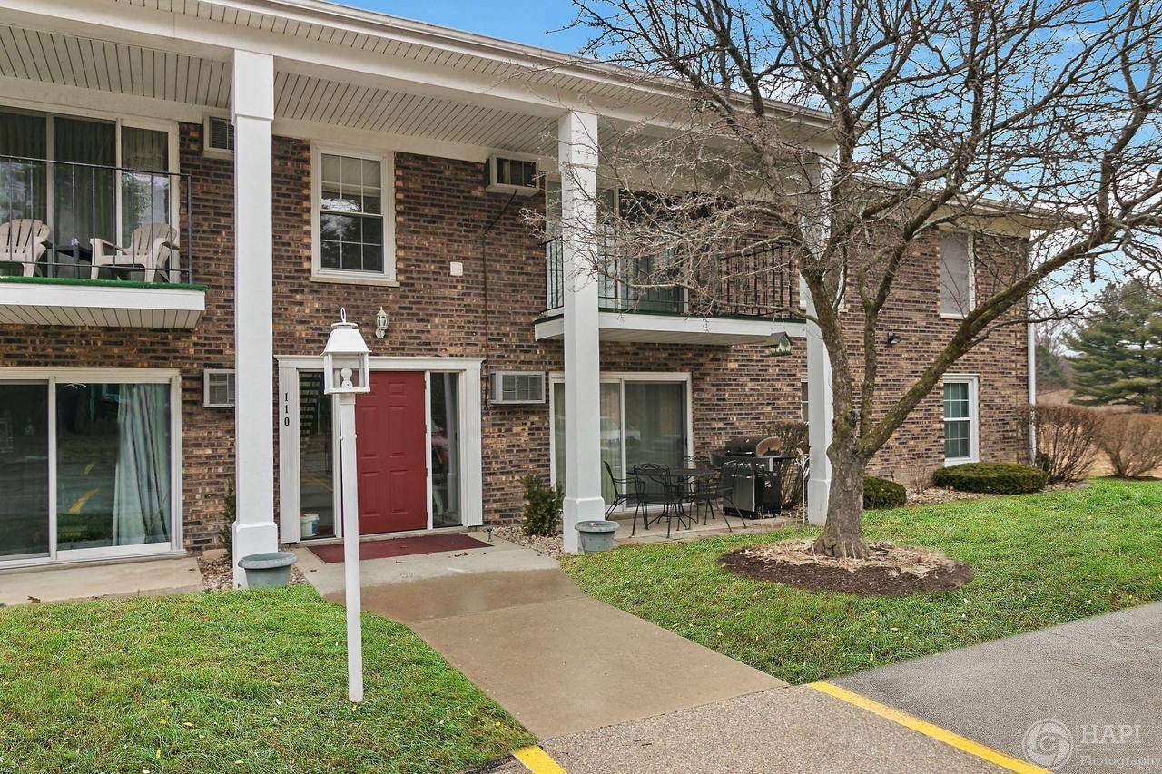 110 Hank Jay Dr #G, Lake Geneva, WI 53147