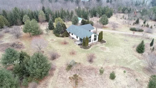 W7300 County Road S, Cascade, WI 53011