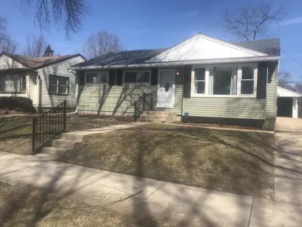 5278 N 82nd Ct, Milwaukee, WI 53218