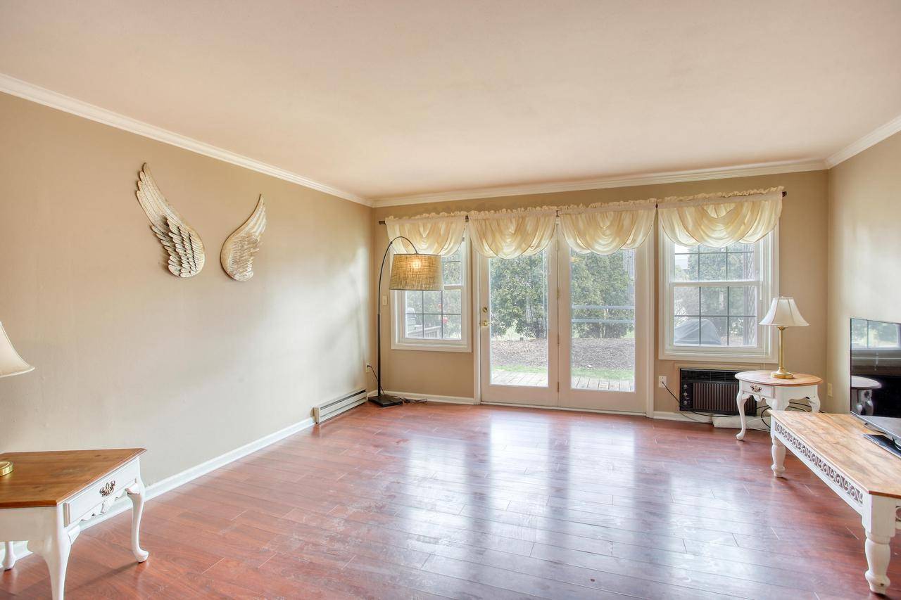 Pewaukee, WI 53072,1339 Meadowcreek DRIVE #D