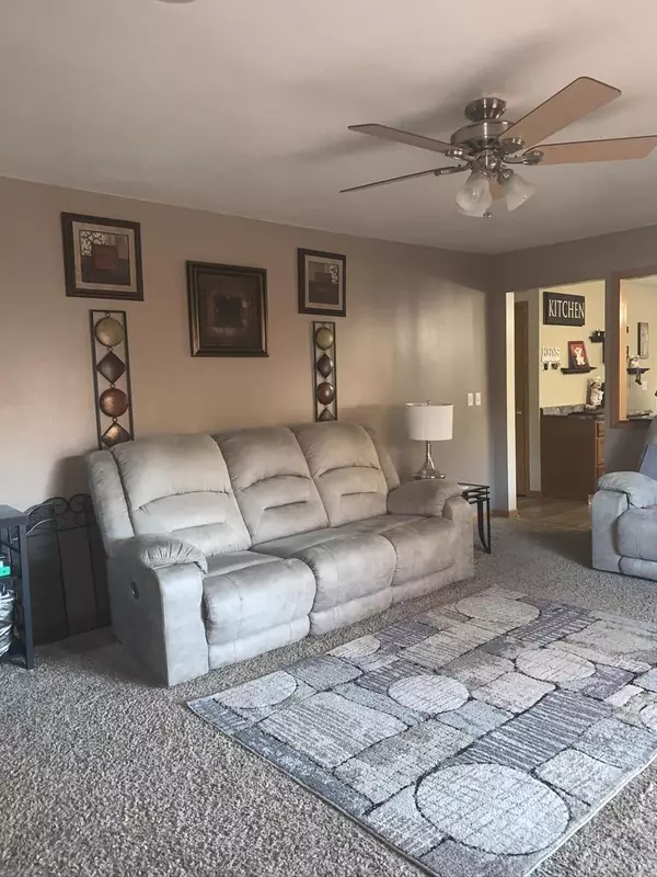 Elkhorn, WI 53121,220 Westlawn AVENUE