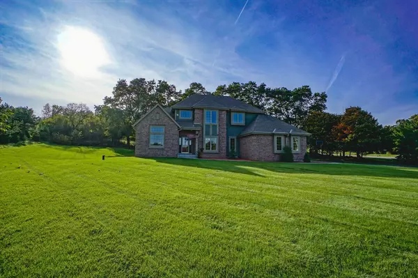 Delafield, WI 53018,118 Steeple Pointe Dr