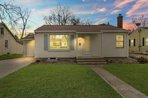 943 W Conger St, Whitewater, WI 53190