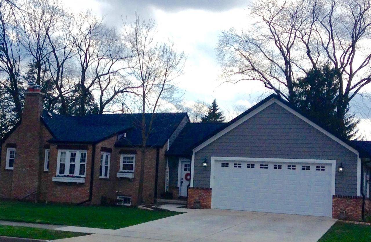 701 Rogers Ct, Lake Geneva, WI 53147
