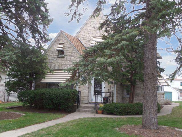 3224 S 44th STREET, Greenfield, WI 53219