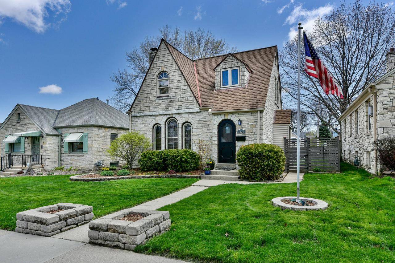 Milwaukee, WI 53219,2824 S 46th St