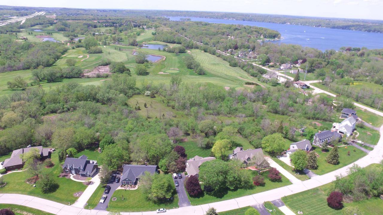 Pewaukee, WI 53072,W281N1811 Golf View Dr