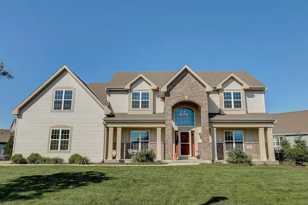 W193N5694 Canary DRIVE, Menomonee Falls, WI 53051