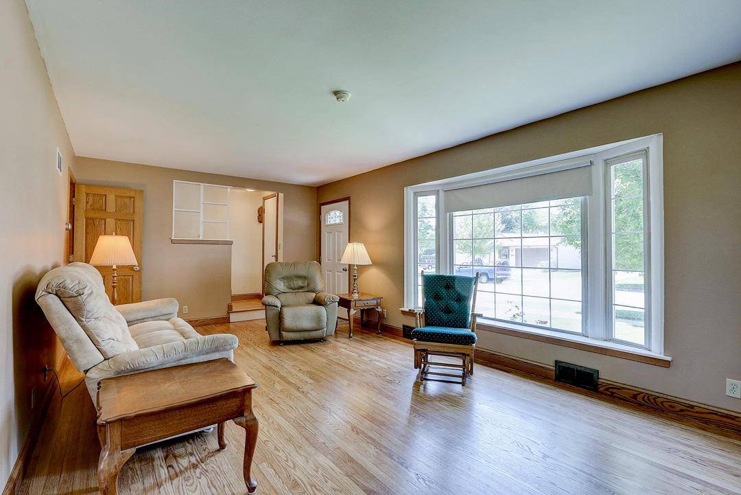 Milwaukee, WI 53219,3344 S 52nd St