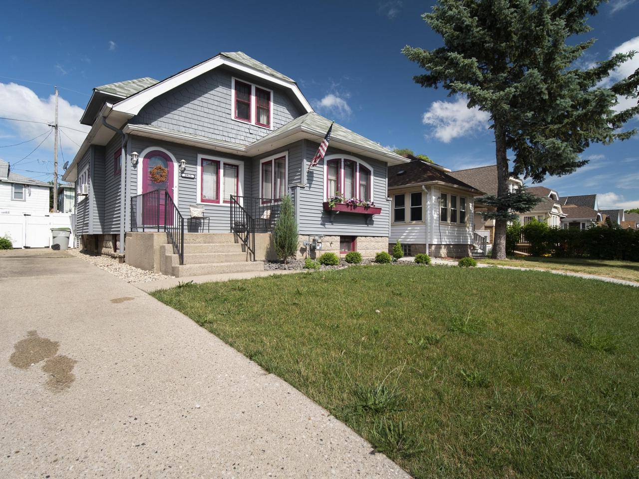 Milwaukee, WI 53210,2913 N 59th STREET