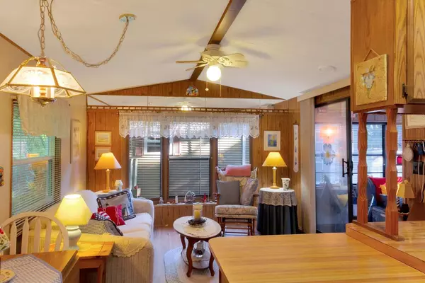 Elkhorn, WI 53121,W5229 Surfwood Dr #86