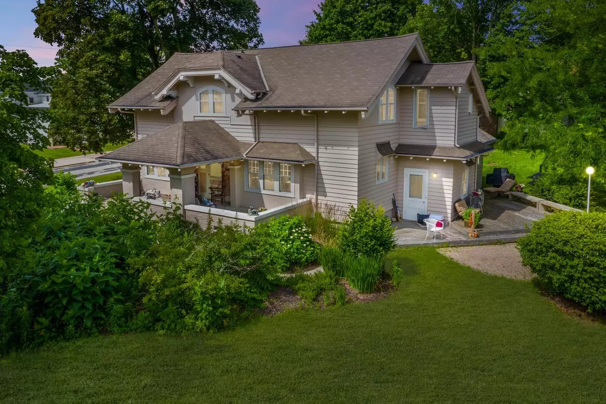 Kewaskum, WI 53040,202 Forest AVENUE