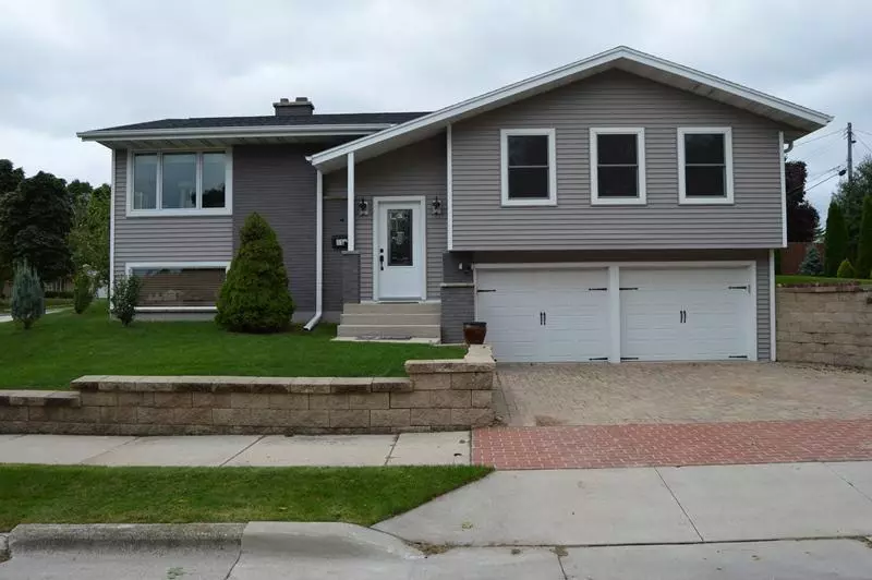 614 N 26th St, Sheboygan, WI 53081