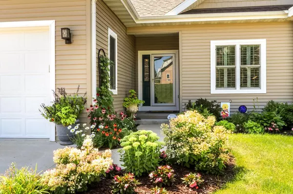 Lake Geneva, WI 53147,382 S Stone Ridge Dr