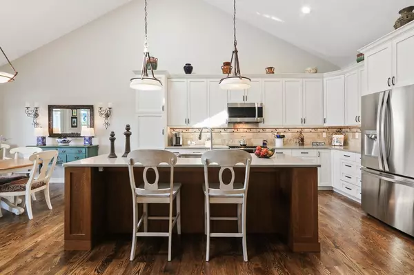 Lake Geneva, WI 53147,382 S Stone Ridge Dr