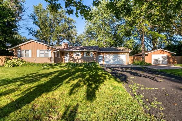 1412 Cedar Creek Pkwy, Grafton, WI 53024