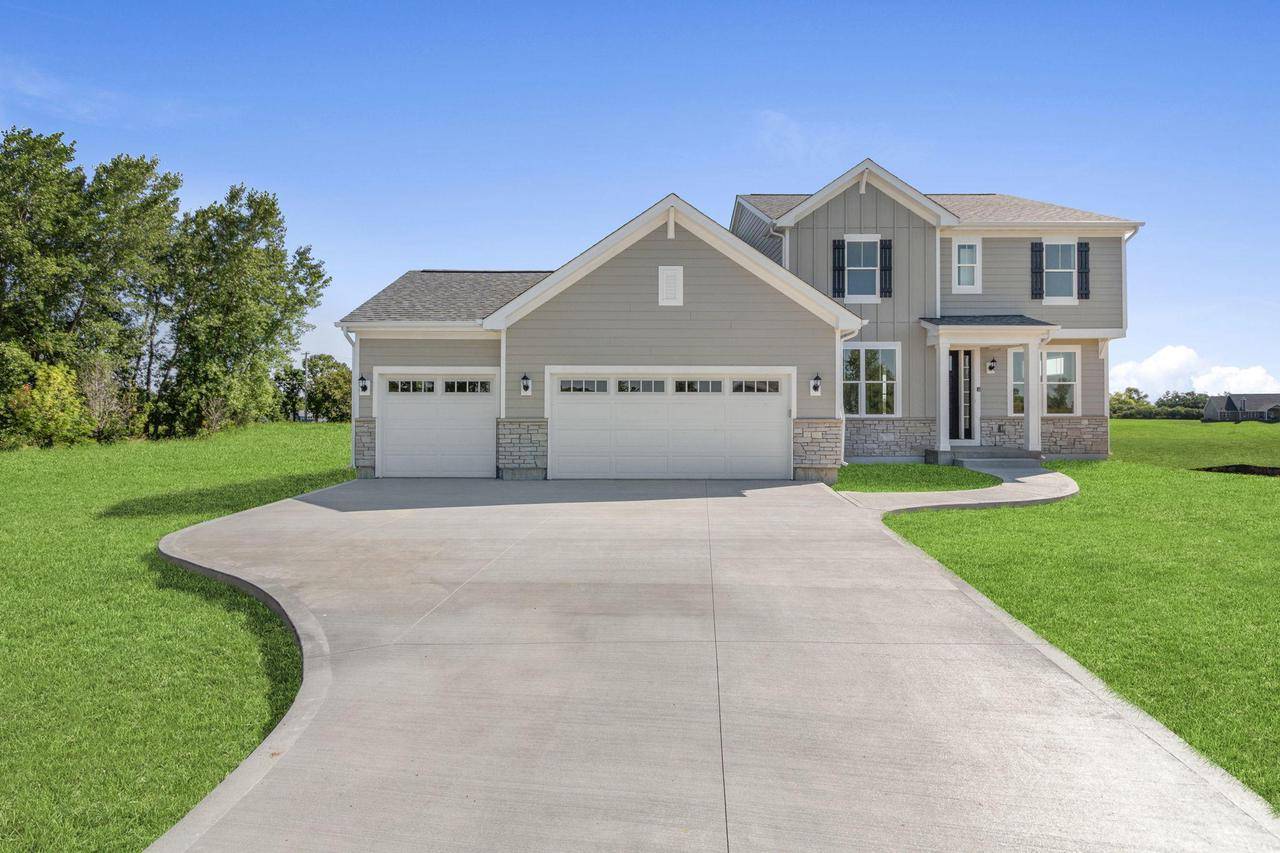 N1470 Meadow Ridge Ln, Lake Geneva, WI 53147