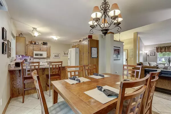 Dousman, WI 53118,207 Cramer Ave