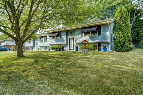 Wales, WI 53183,176 W Pembroke WAY