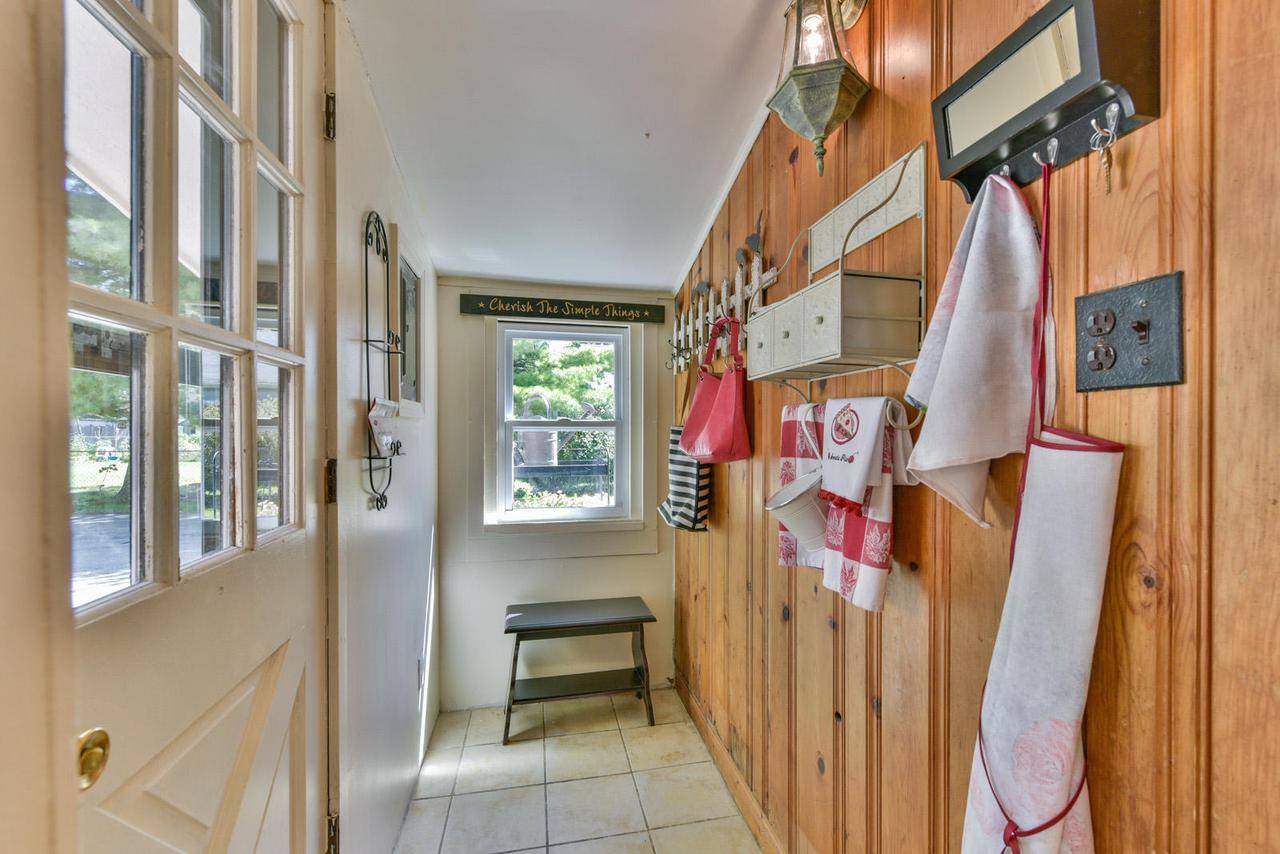 Lake Geneva, WI 53147,953 Henry St
