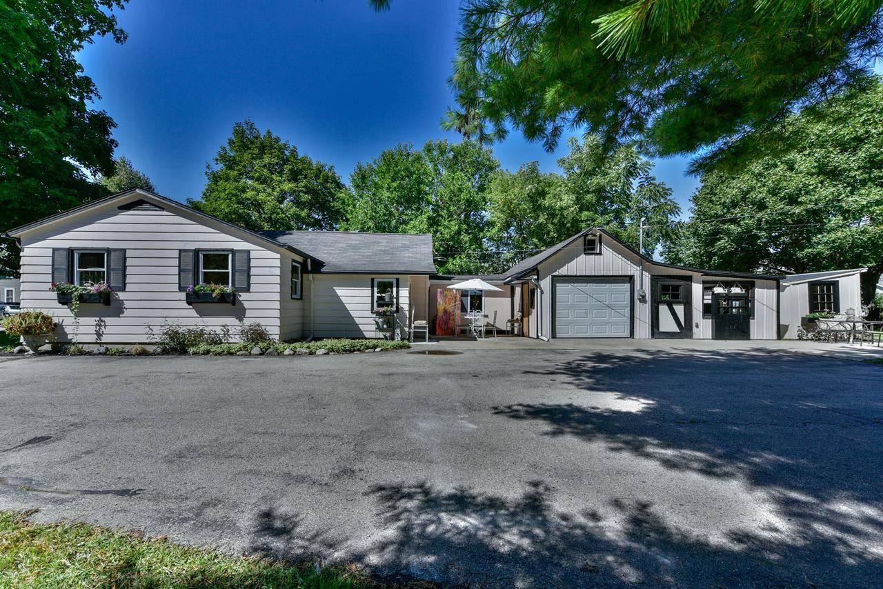 Lake Geneva, WI 53147,953 Henry St