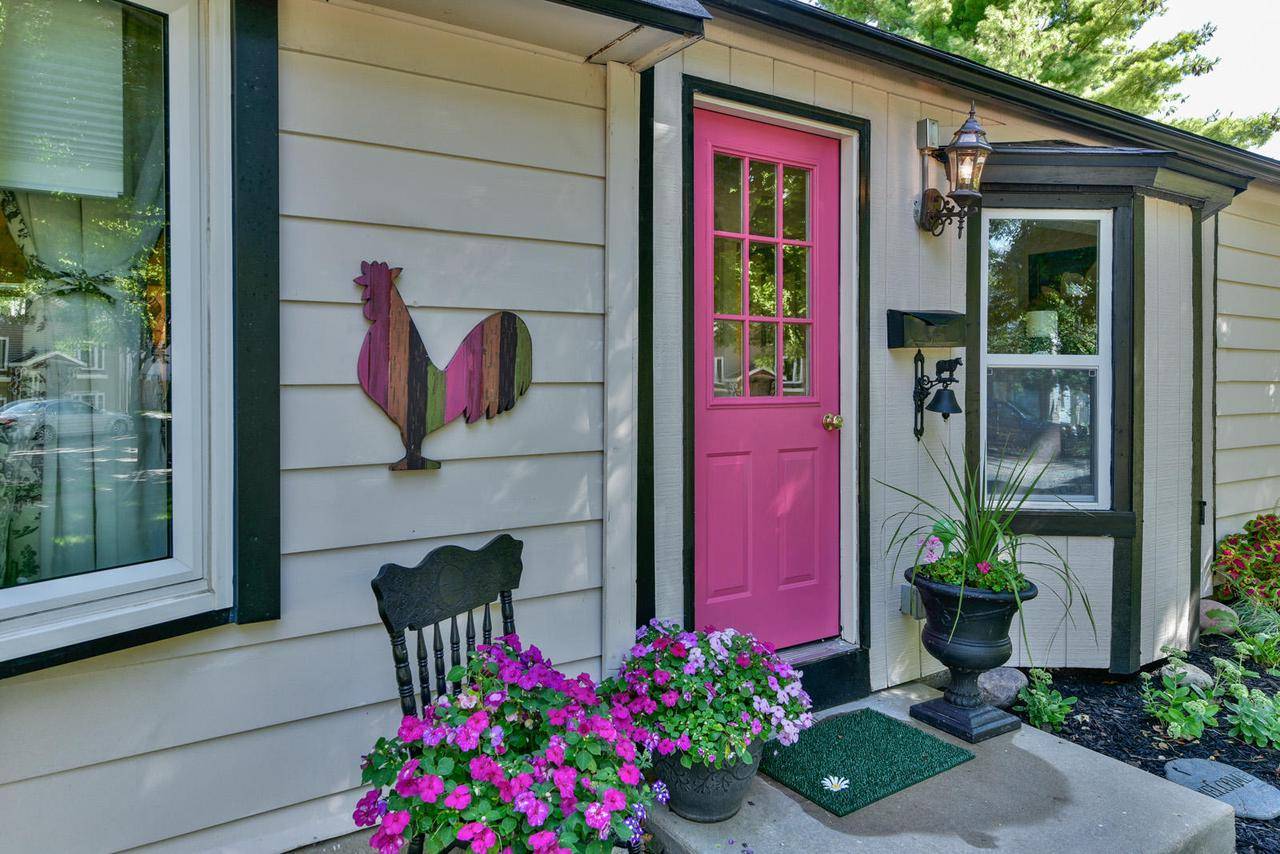 Lake Geneva, WI 53147,953 Henry St