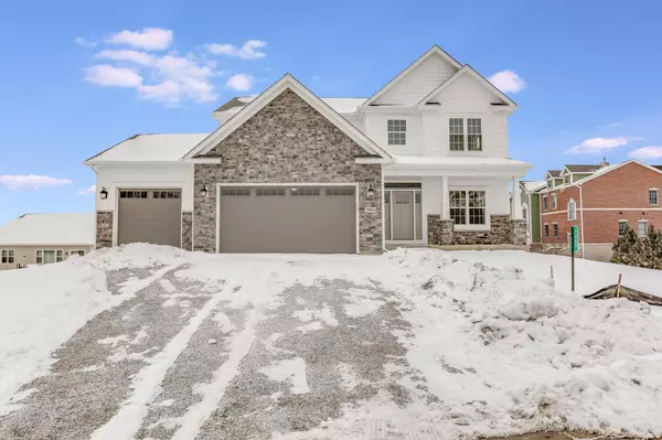 7885 Williamsburg Ct, Bristol, WI 53104