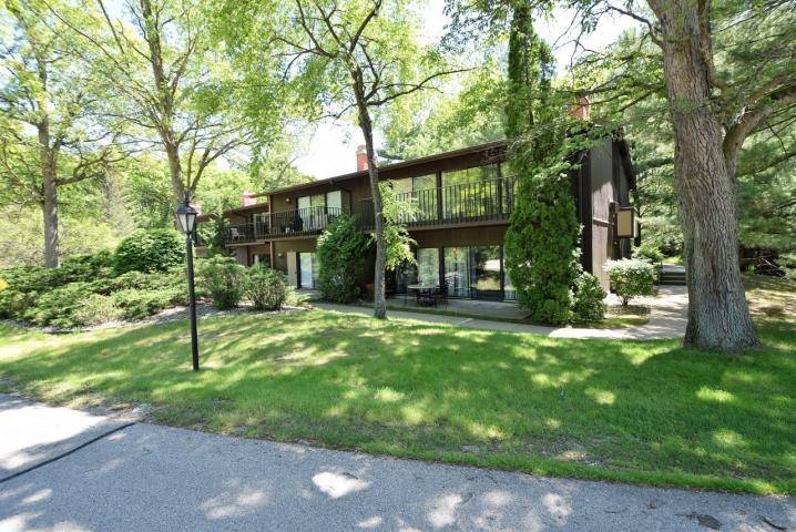 92 Red Chimney Rd #92-01, Lake Geneva, WI 53147