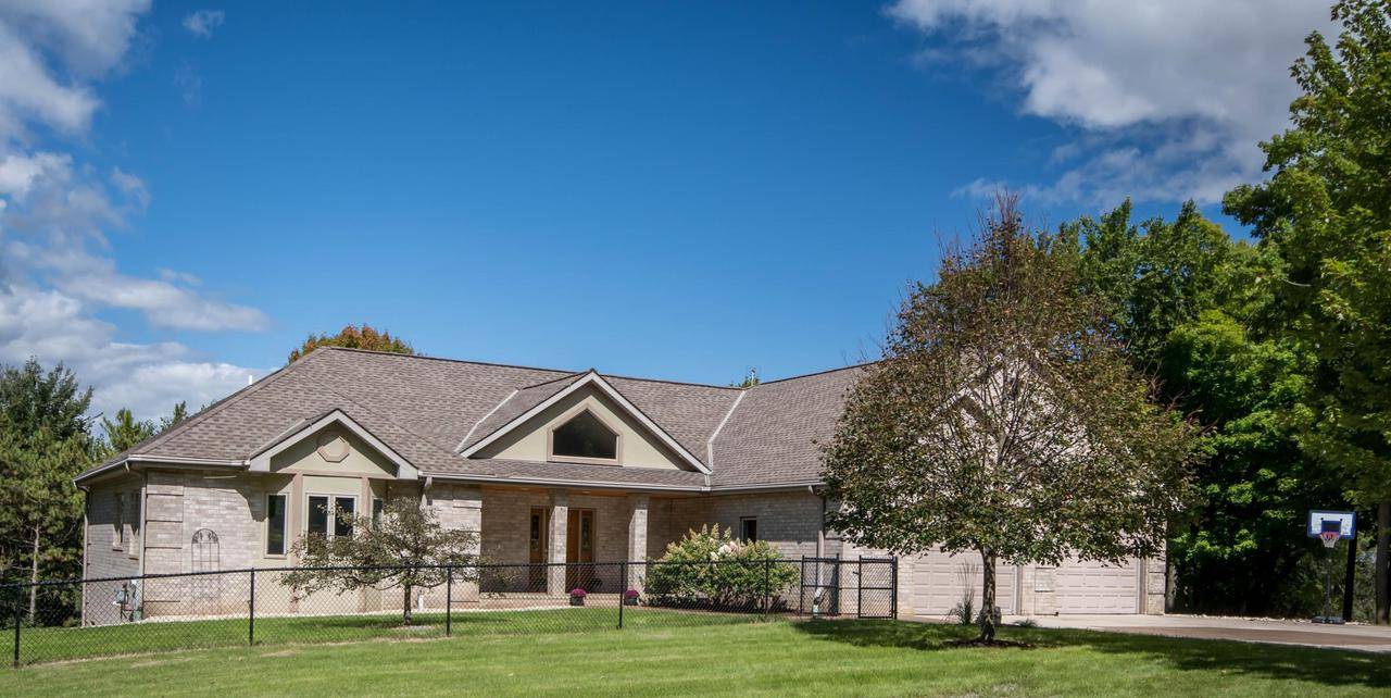 East Troy, WI 53120,W2220 O Leary LANE