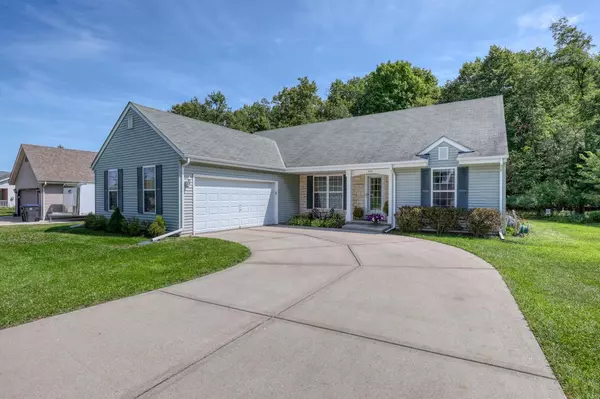 430 Ridgefield Pass, Hartford, WI 53027