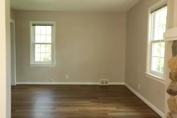 Delafield, WI 53018,1805 W Shore DRIVE