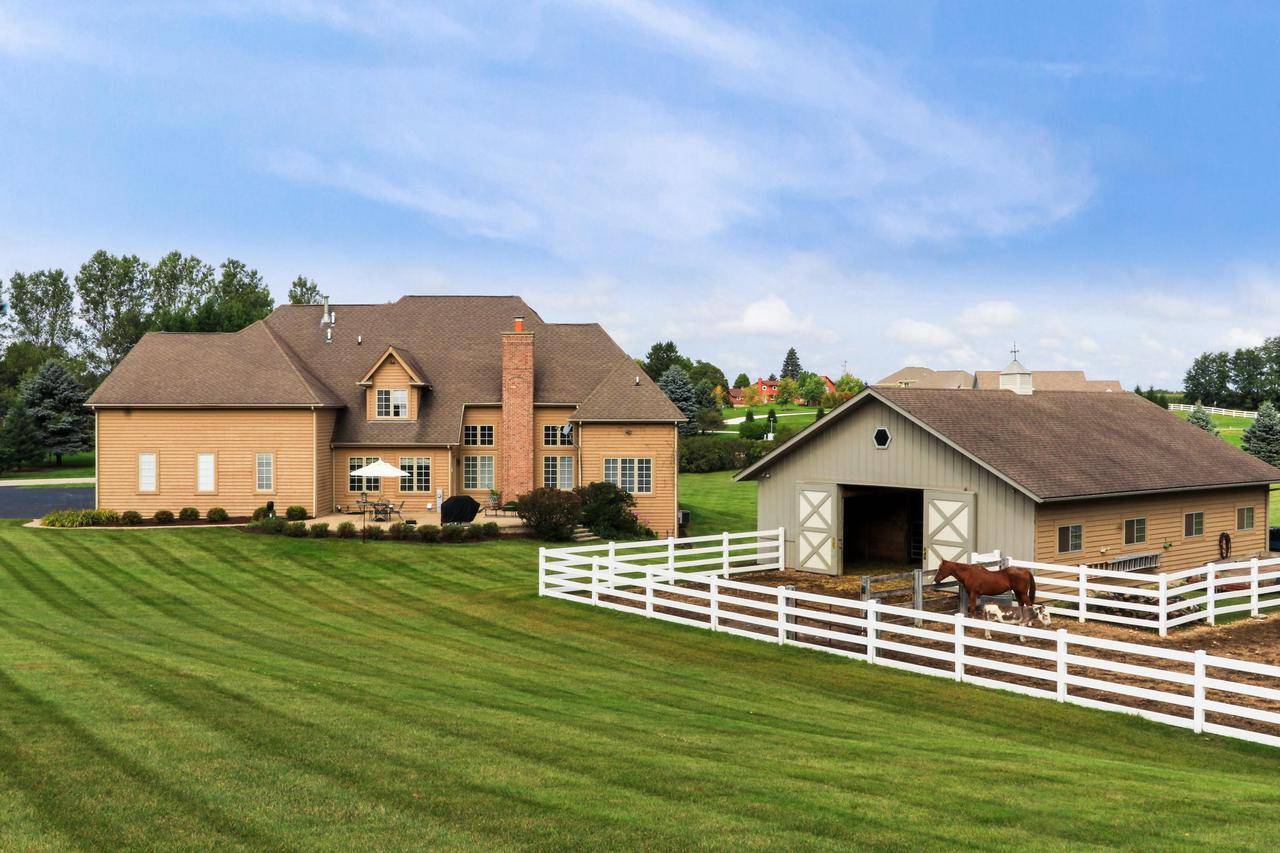N2244 Patrick Pl, Lake Geneva, WI 53147