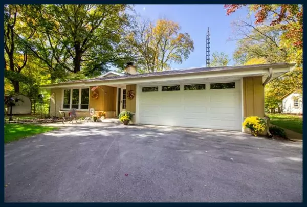 N5049 Coffee Rd, Helenville, WI 53137