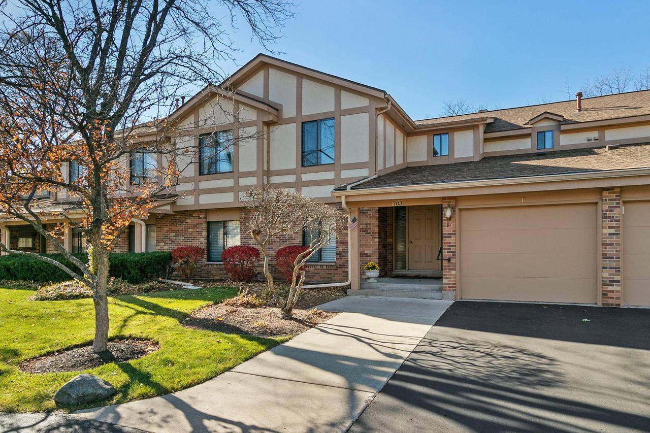 703 S Lake Shore Dr #1F, Lake Geneva, WI 53147