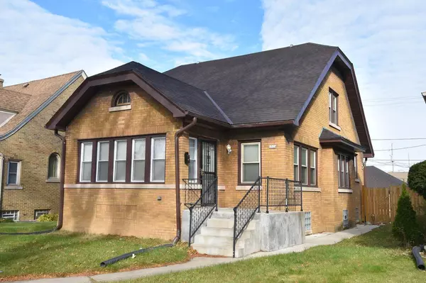 1514 W Capitol Dr, Milwaukee, WI 53206