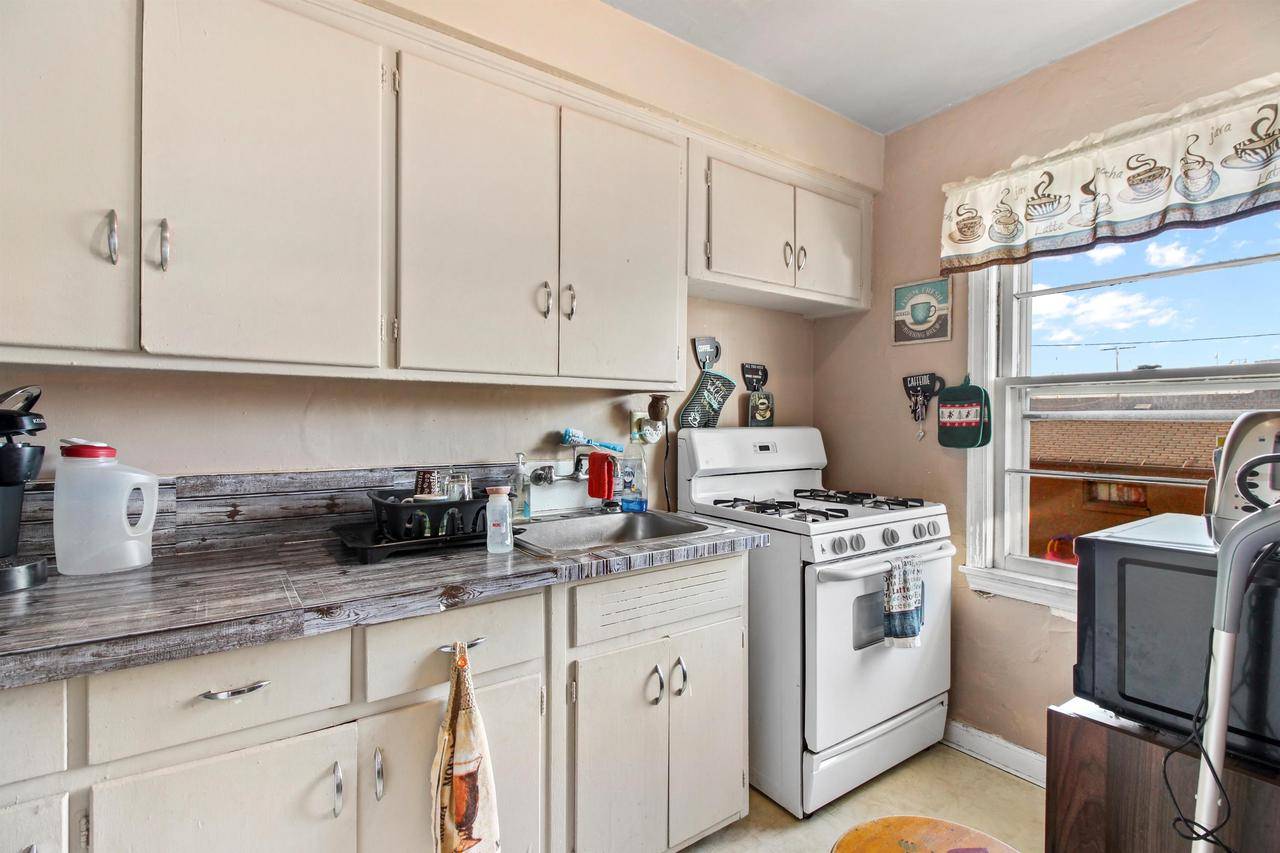 West Allis, WI 53227,2320 S 92nd STREET