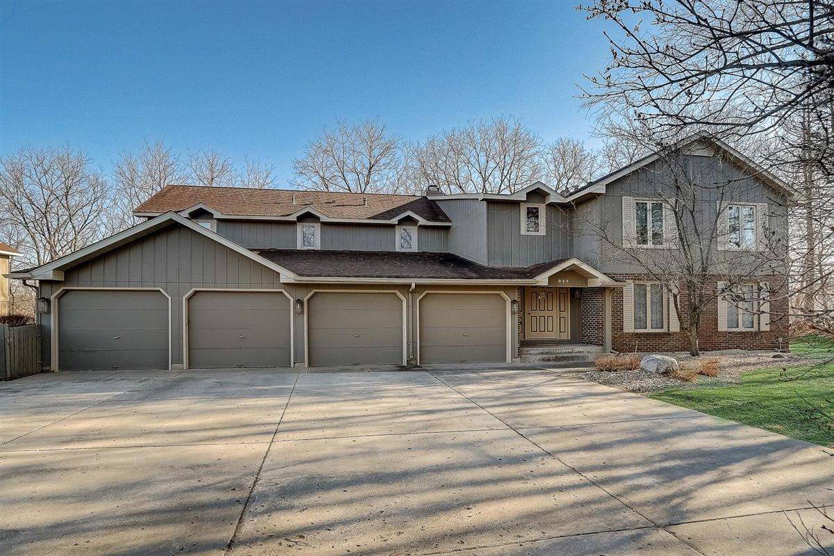 943 Woodridge Ct #2C, Lake Geneva, WI 53147