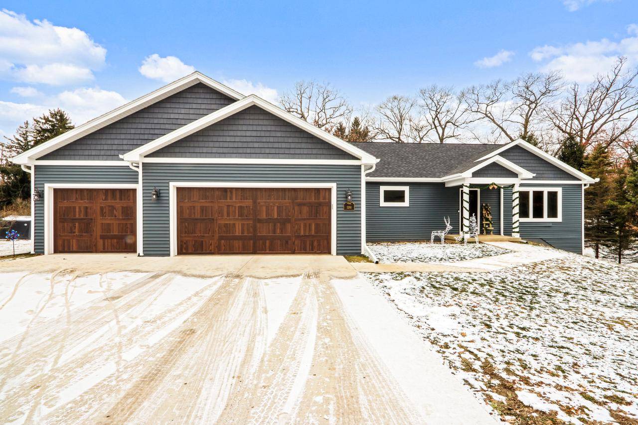 N3281 Tamarack Rd, Lake Geneva, WI 53147