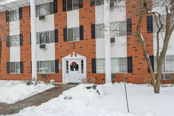 1321 W Main STREET #302A, Lake Geneva, WI 53147