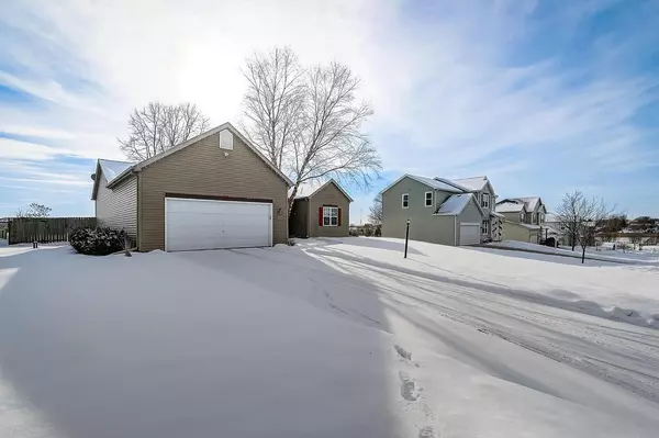 Ixonia, WI 53036,W1035 Snowyowl Ln