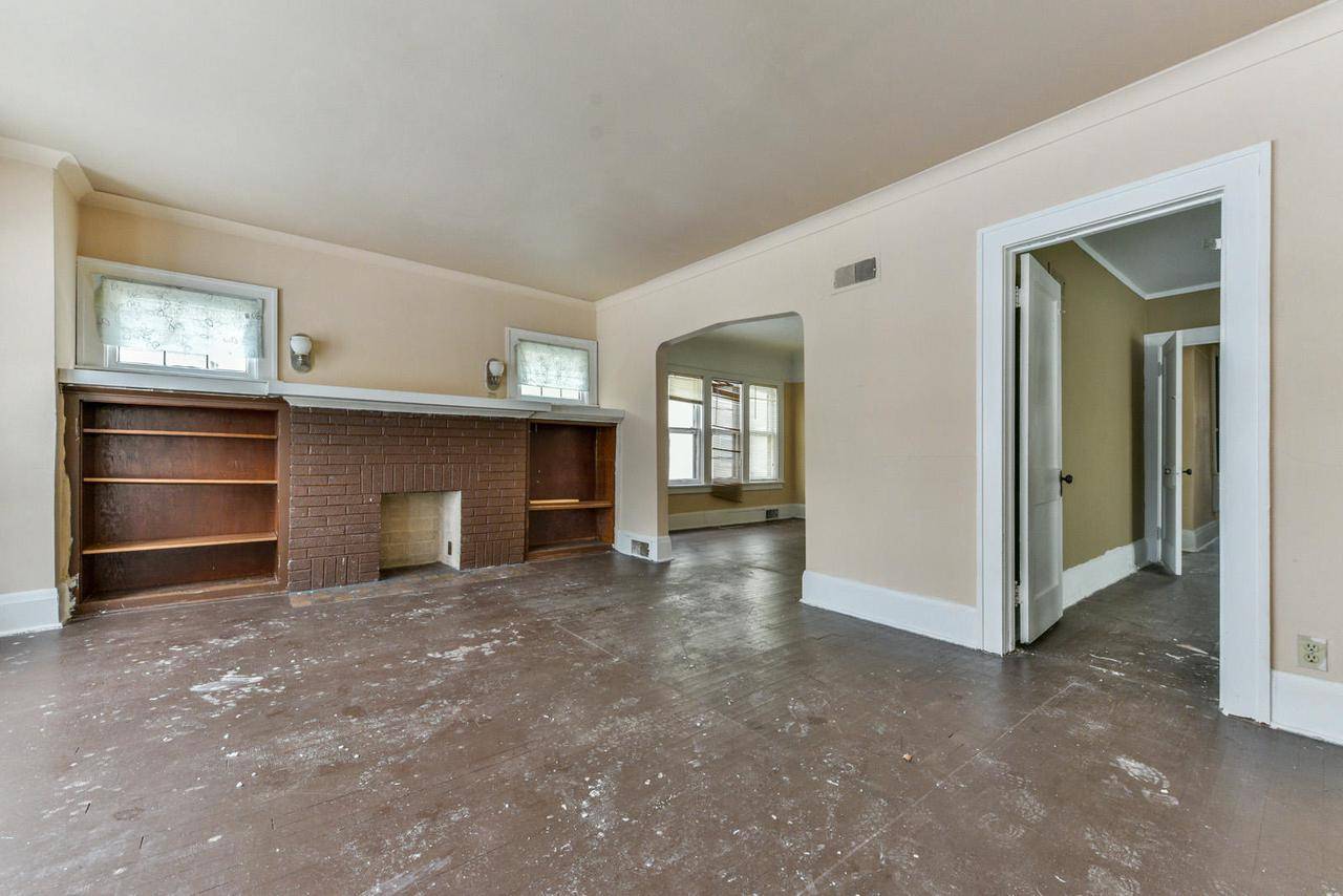 Milwaukee, WI 53210,2713 N 47th St #2715