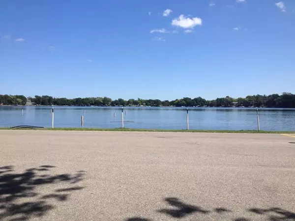 Burlington, WI 53105,7582 Lilly Lake Rd