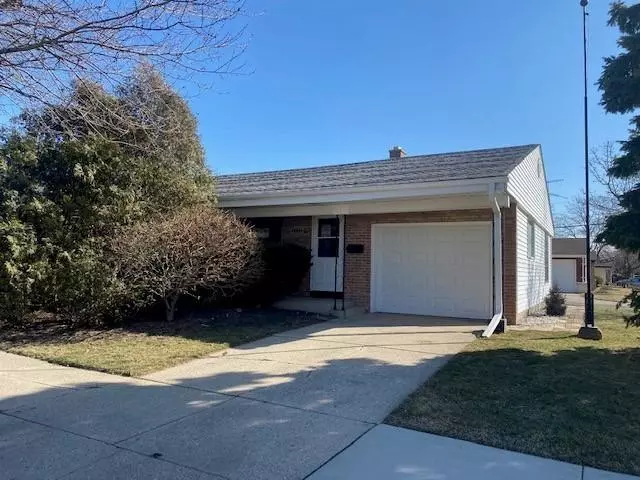 Kenosha, WI 53143,8425 25th Ave